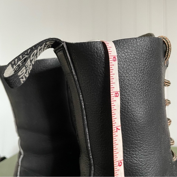 Vegetarian Shoes 10 Eyelet Work Boots in Vegan Pebbled Leather *England* - Picture 12 of 14